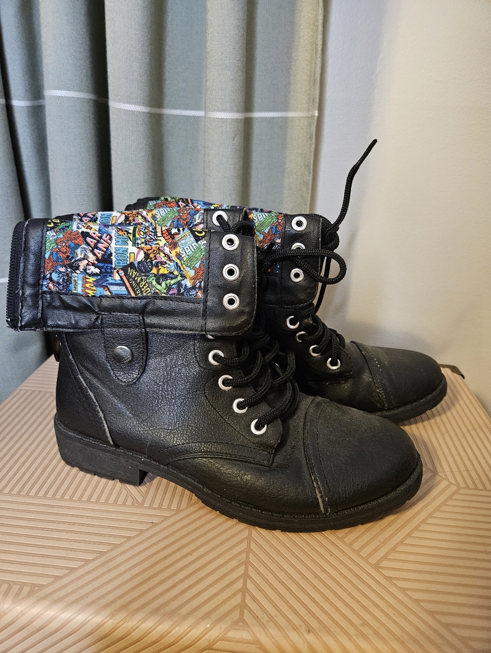 Marvel Hot Topic Black Combat Boots Colorful Comic Liner Pattern Superhero